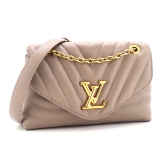 New Wave Chain Bag NM Quilted Leather MM - Picture 13 of 13